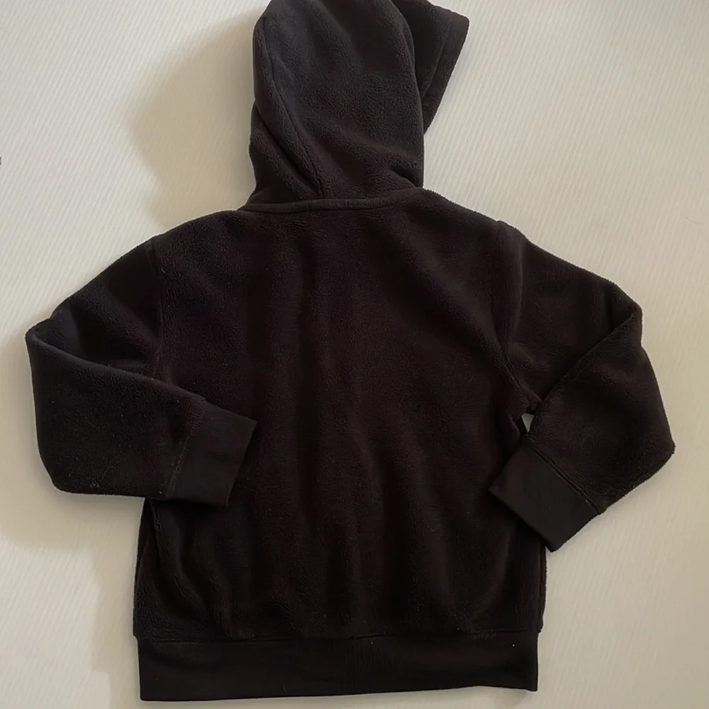 GAP black white